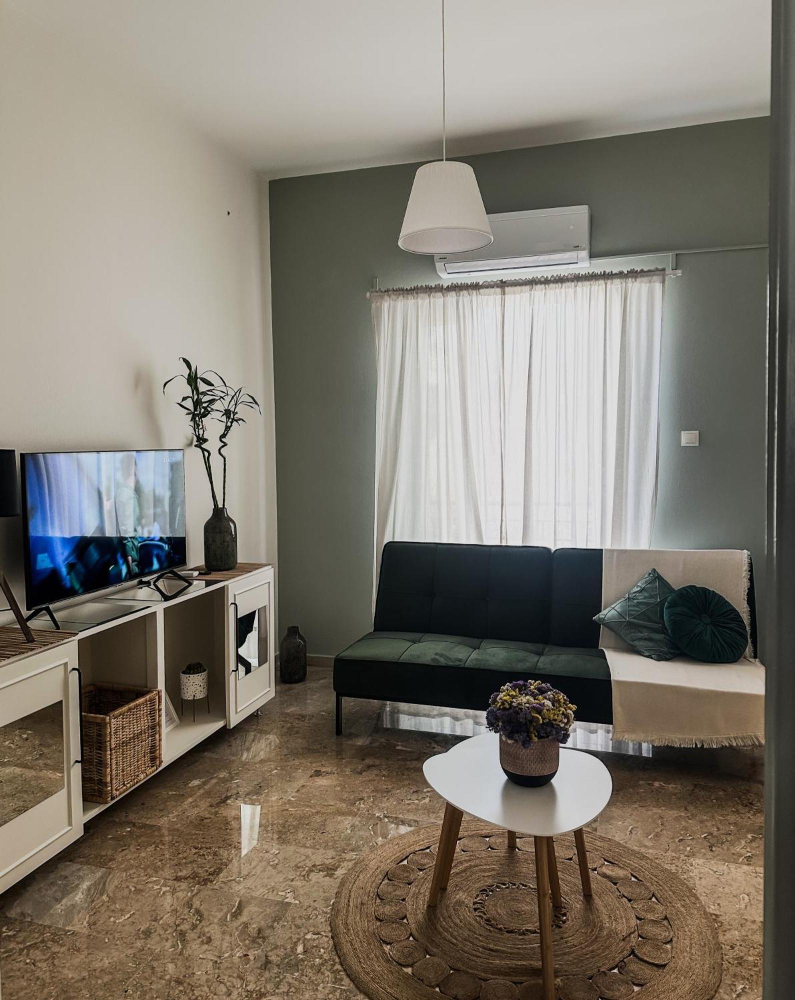 Anesis With A Yard Apartment *