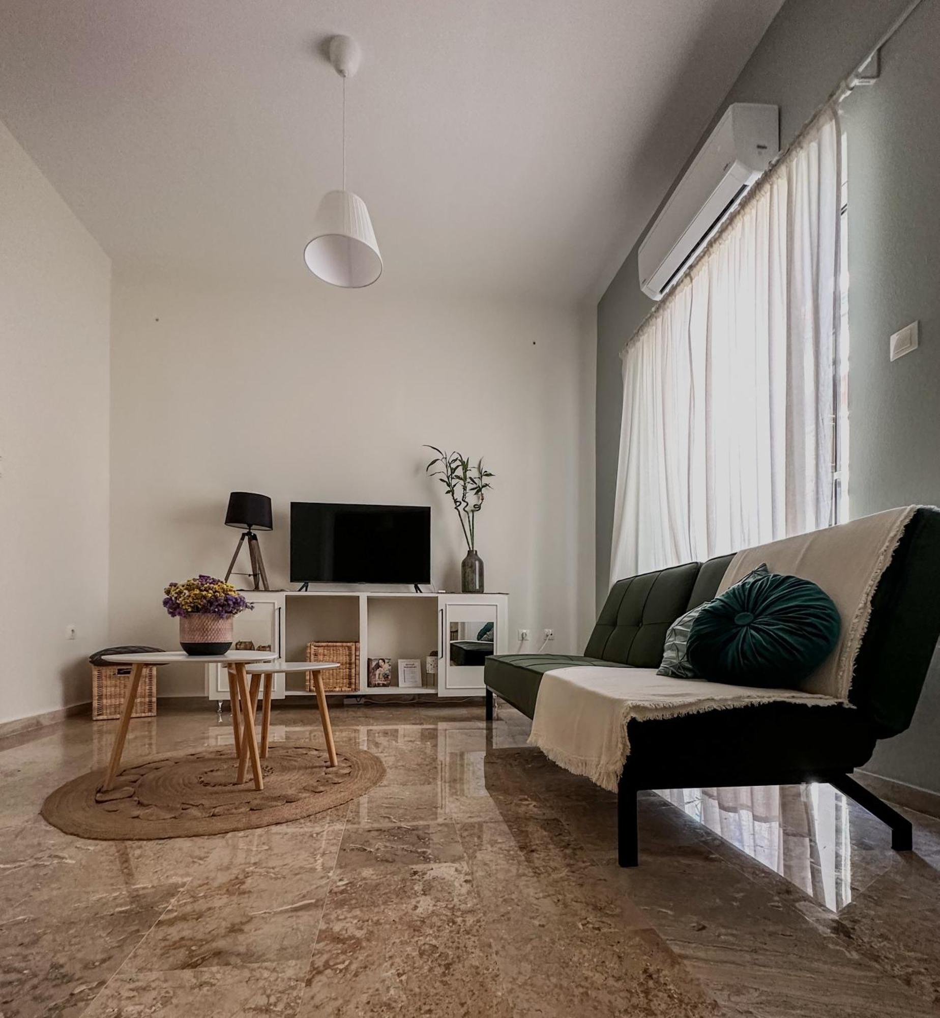 Apartment Anesis With A Yard Kalamata